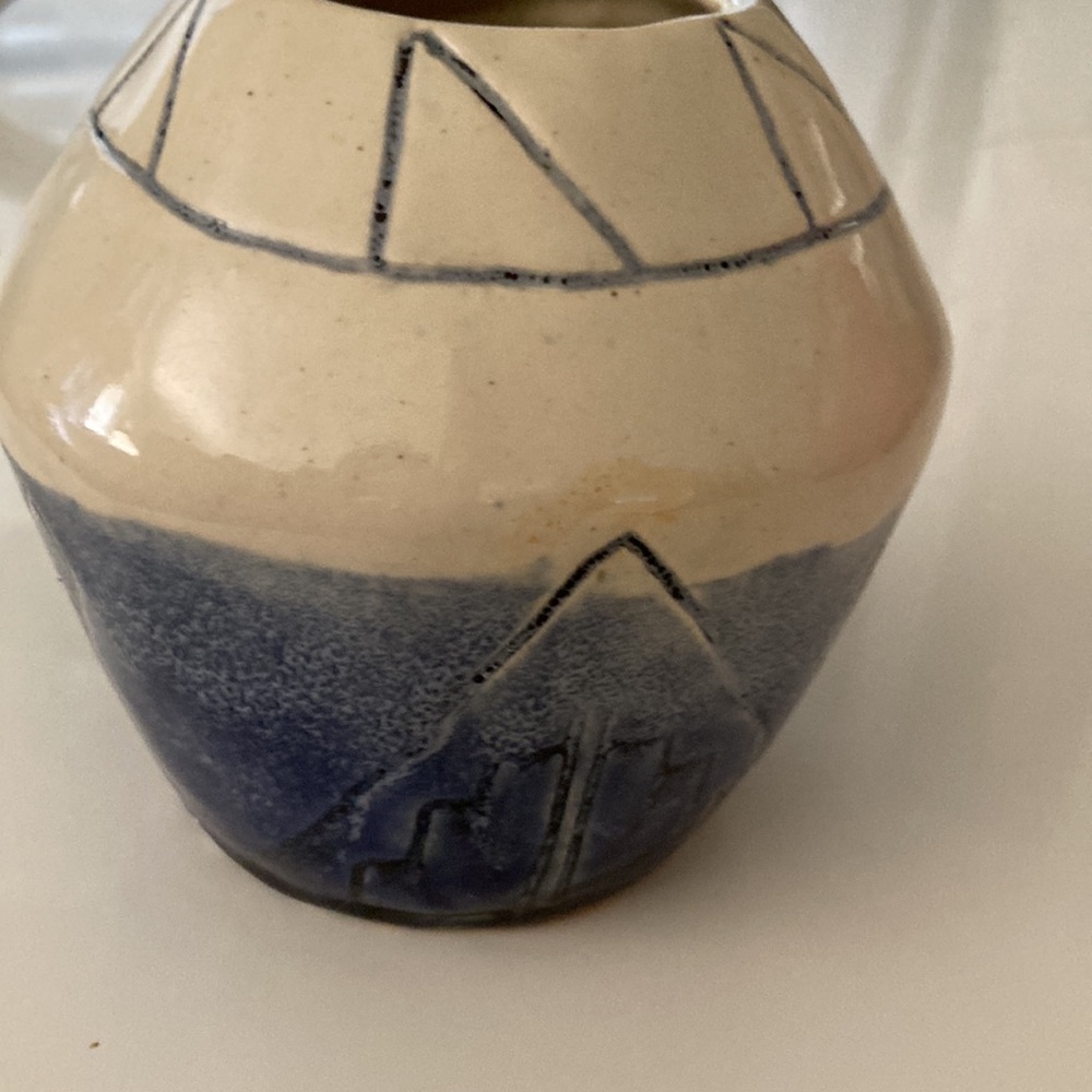 Pottery - Picture 3 of 4